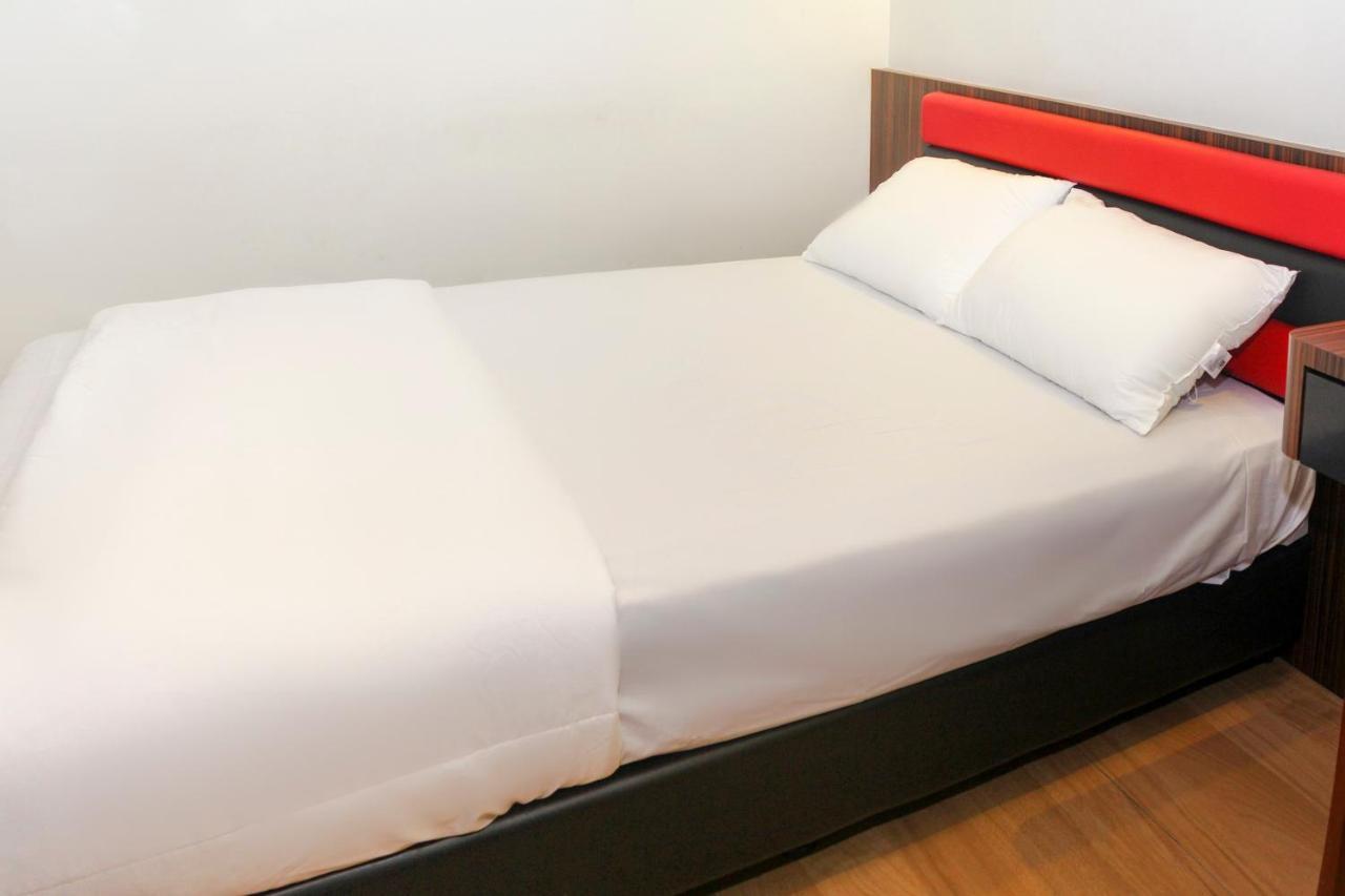 Oyo 90027 Happy Hotel جوهر بهرو المظهر الخارجي الصورة